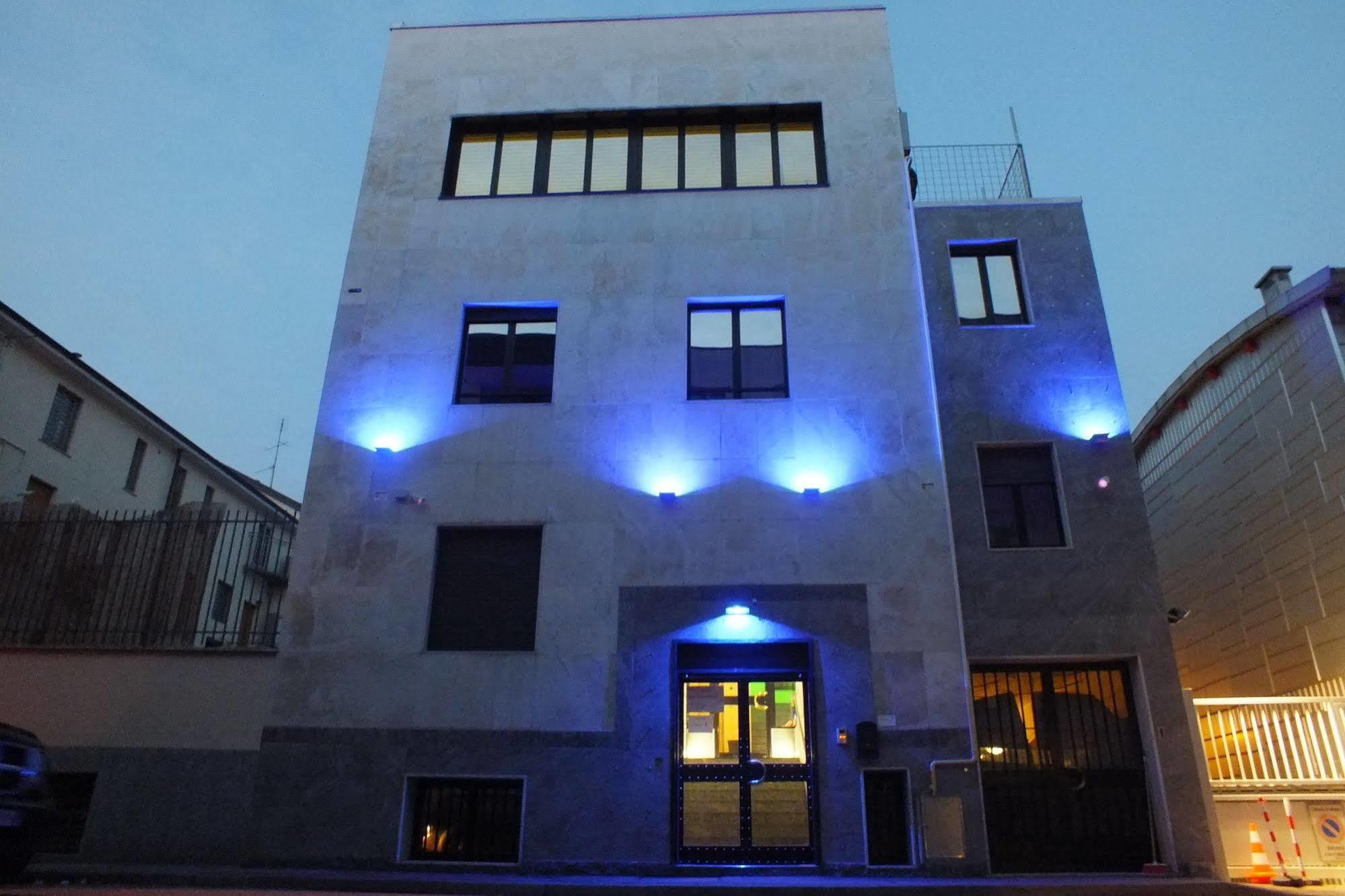 Atmos Luxe Navigli Hostel Milan Exterior photo